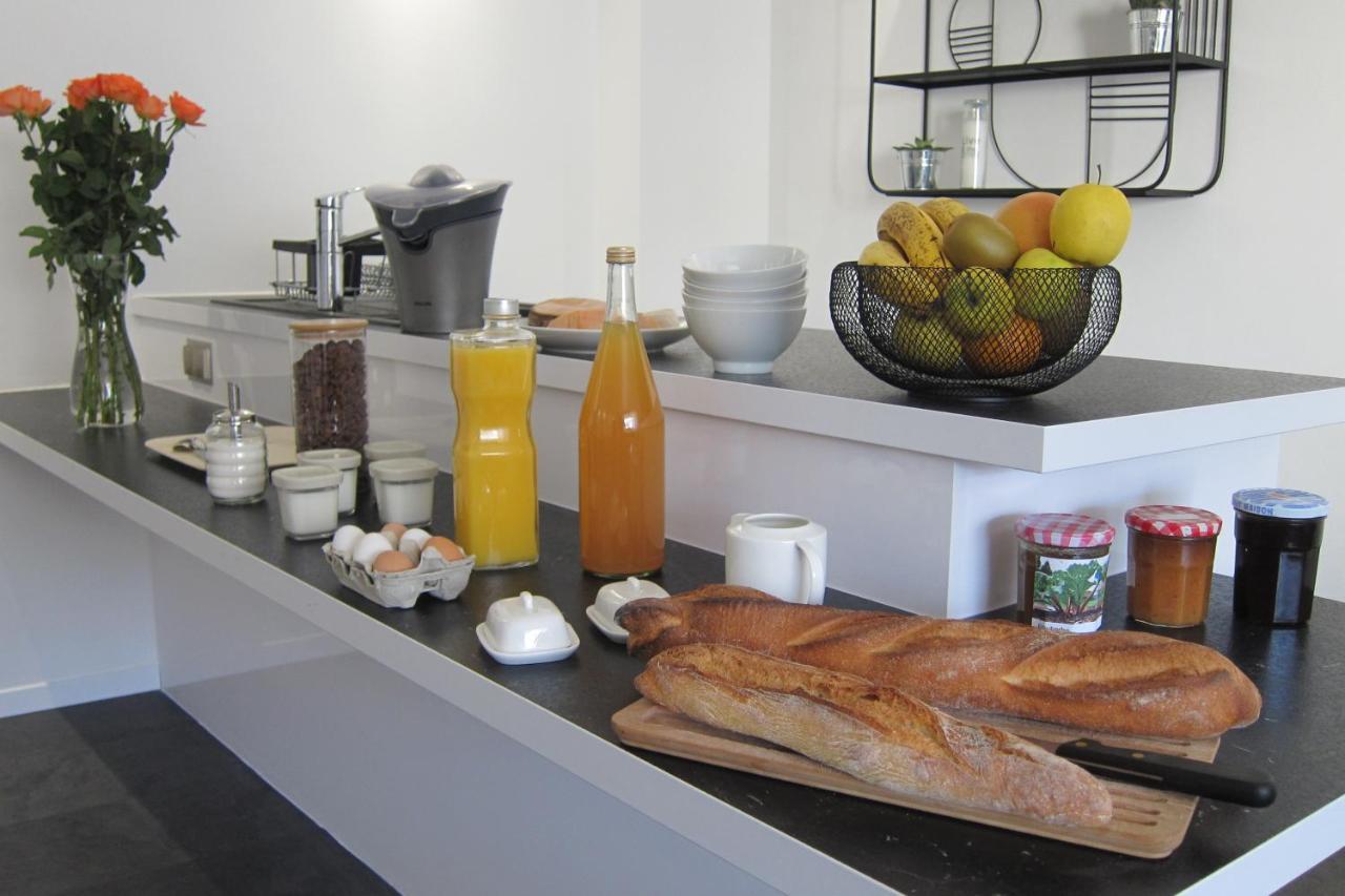 La Belle Jaune- Bed And Breakfast Moulins-les-Metz Exterior photo